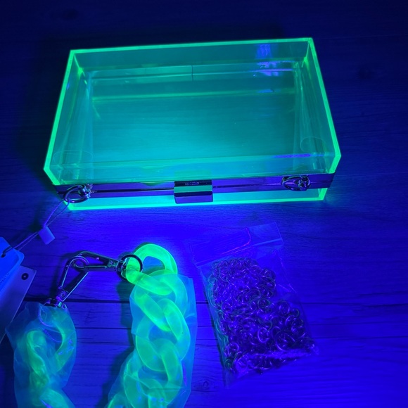 NWT Le Miel Acrylic Green Purse Crossbody/Handle purse Glows under black light. - Picture 17 of 17